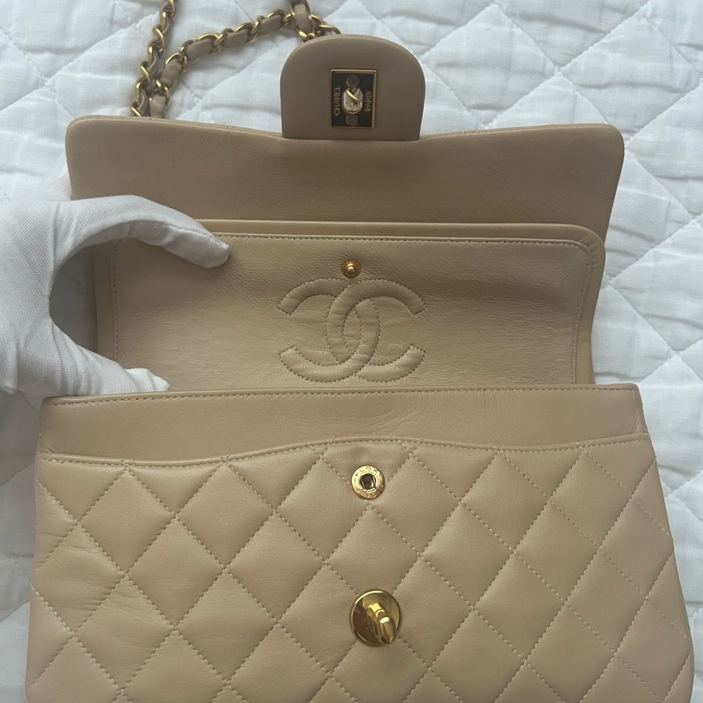 Beige Quilted Leather Shoulder Bag with Chain Strap - Picture 5 of 14